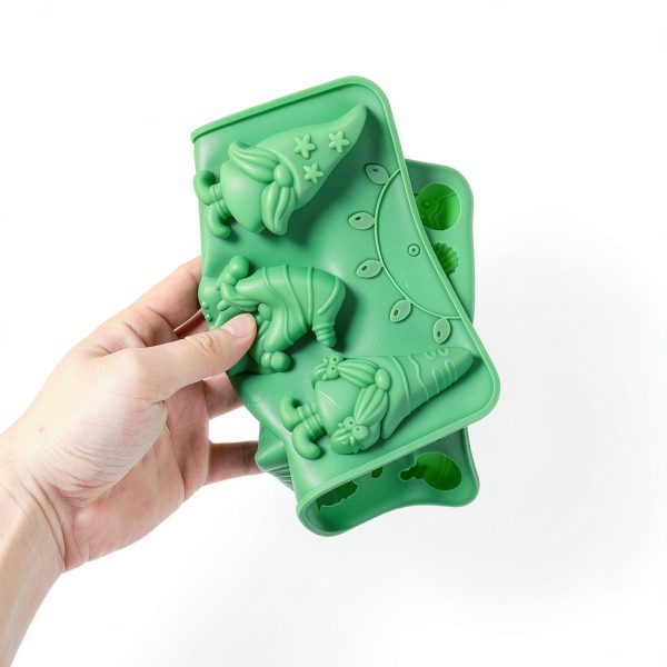 Apiocmy Christmas Gnome Silicone Candy Mold-3